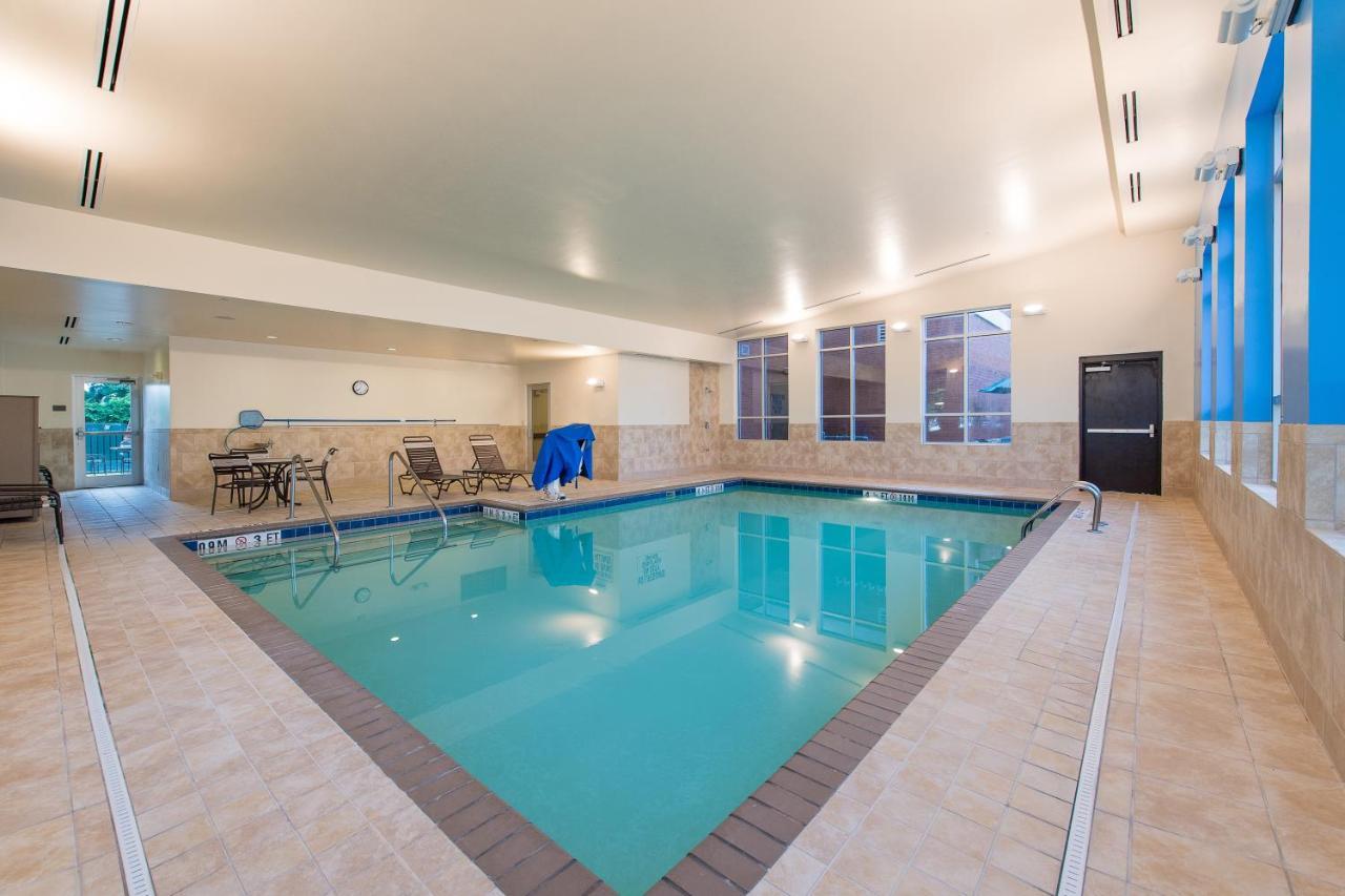 Hyatt Place Charleston Airport / Convention Center Hotel